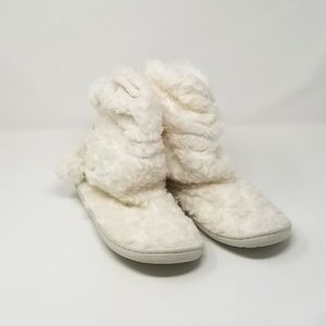 Brand new size 7/8 white slipper booties
